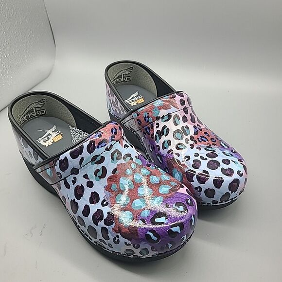 Dansko Women's XP 2.0 Clogs Purple Leopard Patent Leather Professional 7 /37 New - Picture 1 of 8